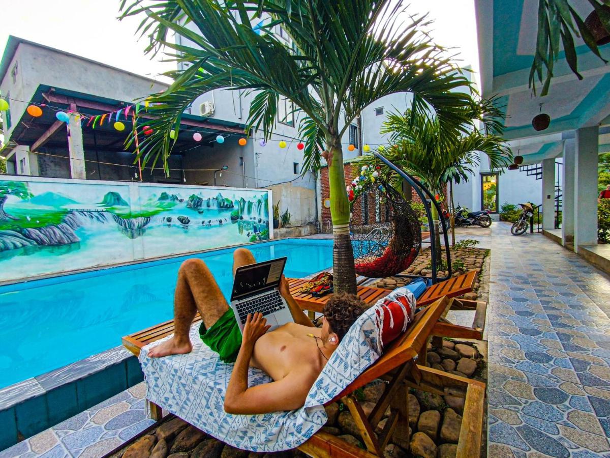 Yolo Pool Bar Villas & Garden Restaurant フォンニャ エクステリア 写真