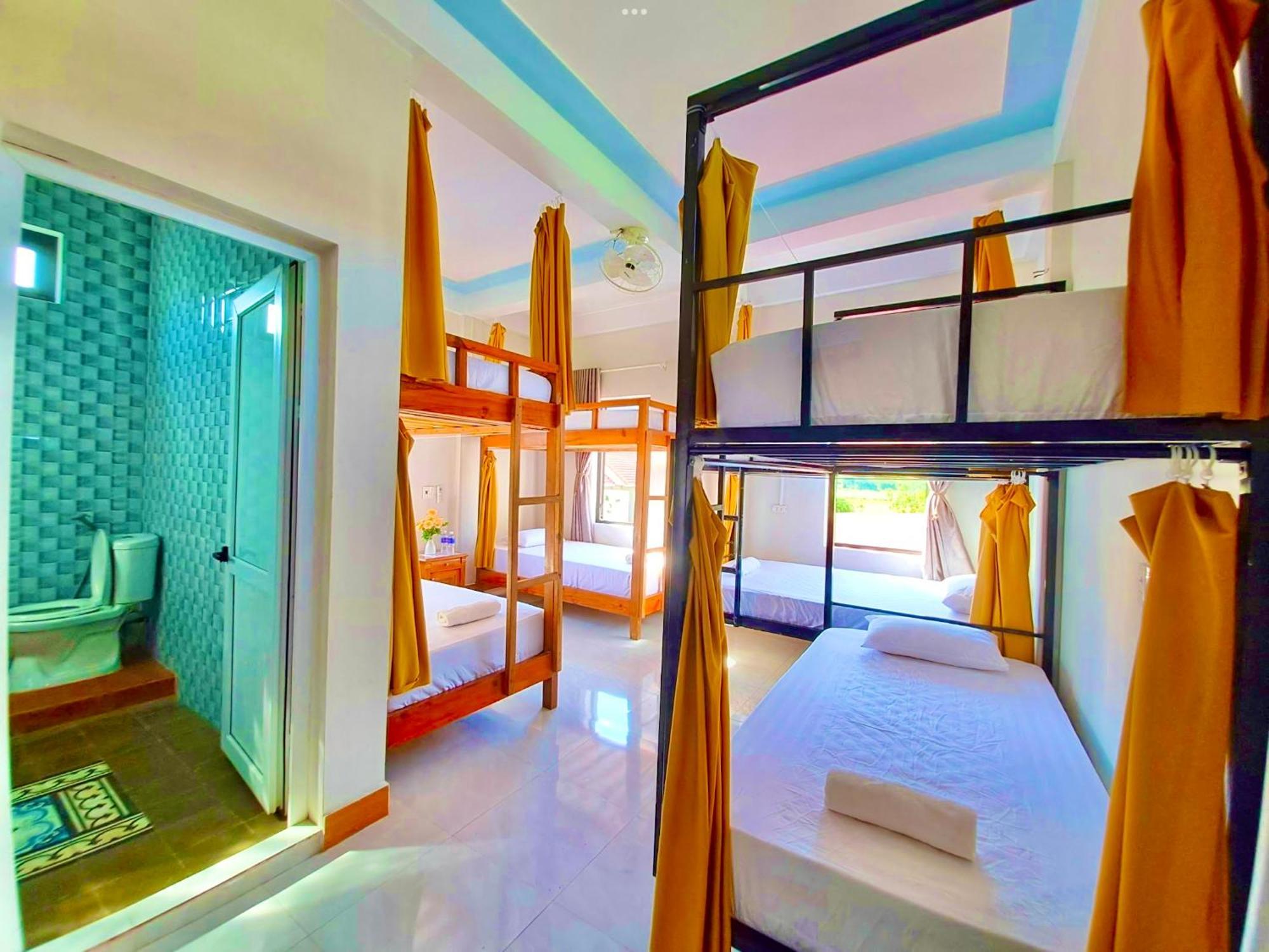 Yolo Pool Bar Villas & Garden Restaurant フォンニャ エクステリア 写真